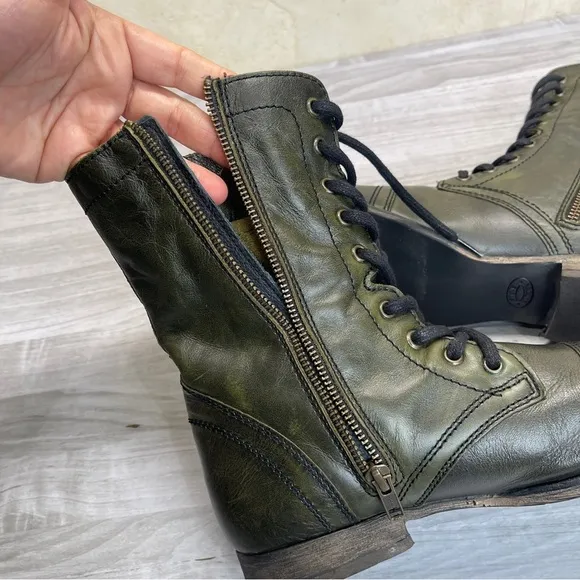 Steve Madden Dark Green Leather Troopa Lace-Up Combat Moto Boots Women’s size 9M