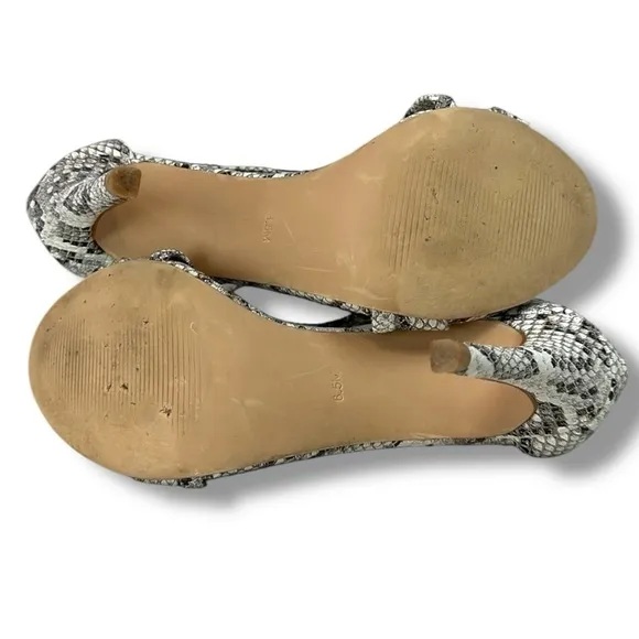 Steve Madden High Heels Snake Print Strappy Round Toe Sexy Edgy, White, Size 6.5