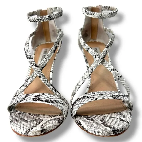 Steve Madden High Heels Snake Print Strappy Round Toe Sexy Edgy, White, Size 6.5