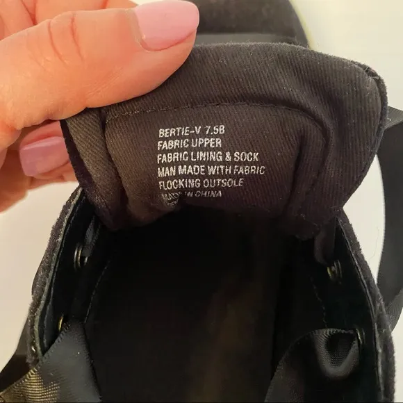 STEVE MADDEN NEW SNEAKER BLACK VELVET SIZE 7.5 BERTIE FASHION TRAINERS SHOES
