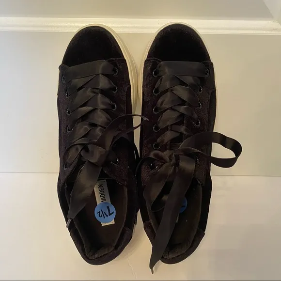 STEVE MADDEN NEW SNEAKER BLACK VELVET SIZE 7.5 BERTIE FASHION TRAINERS SHOES