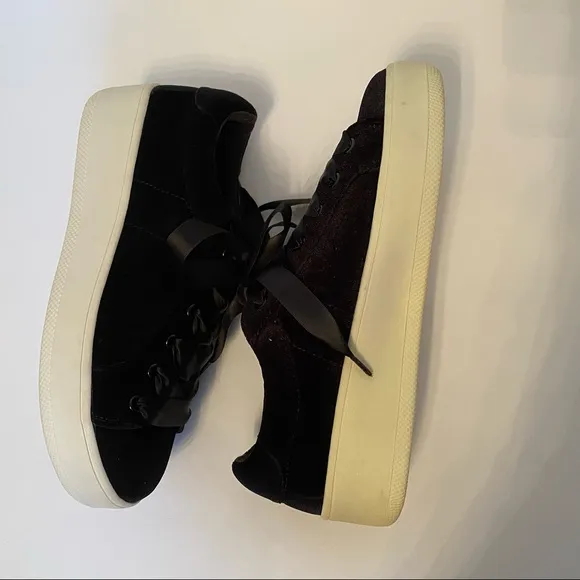 STEVE MADDEN NEW SNEAKER BLACK VELVET SIZE 7.5 BERTIE FASHION TRAINERS SHOES