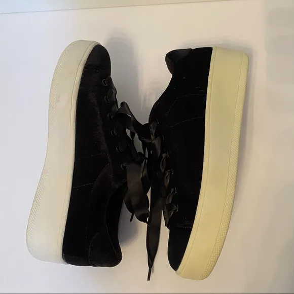 STEVE MADDEN NEW SNEAKER BLACK VELVET SIZE 7.5 BERTIE FASHION TRAINERS SHOES