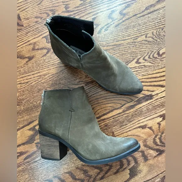 Steve Madden Pawel Boots Leather‎ Block Heel Zip Back Green ladies size 9