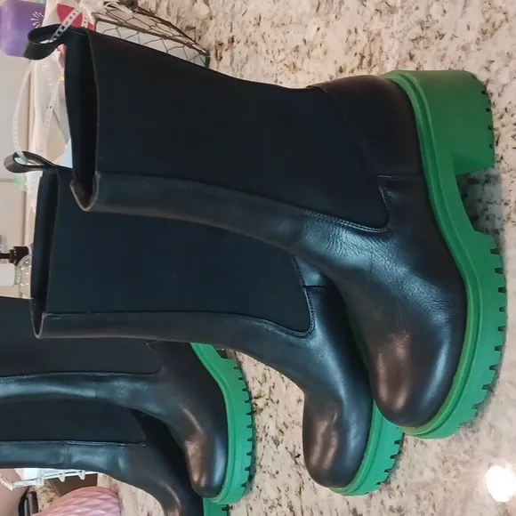 Steve Madden Women's Hesitant Fashion Leather Boot Multi Sizes Black &amp; Green NEW