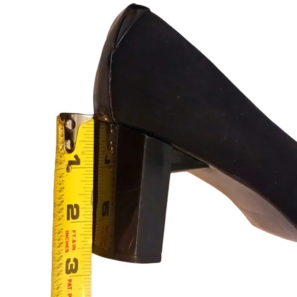 Stuart Weitzman Black Pumps Sz 9.5 BLOCK Heel Shoes Career Office Classic