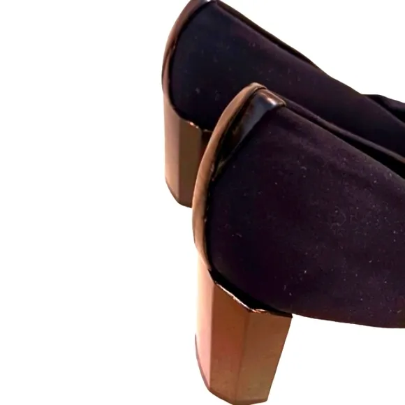 Stuart Weitzman Black Pumps Sz 9.5 BLOCK Heel Shoes Career Office Classic
