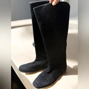 Stuart Weitzman Black Suede Knee-High Boots, Size 6.5 – Gold Back Zippers