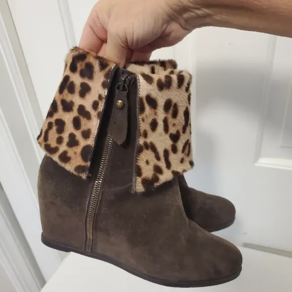 Stuart Weitzman Cream and Brown Wedge Ankle Suede Boots Size 6.5 Casual foldover