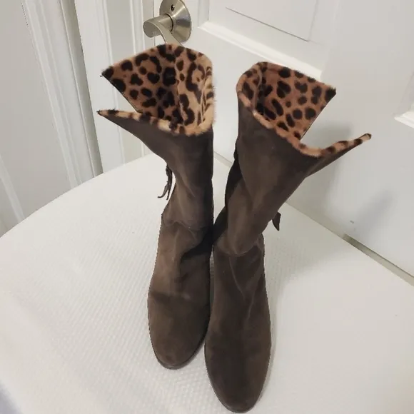 Stuart Weitzman Cream and Brown Wedge Ankle Suede Boots Size 6.5 Casual foldover