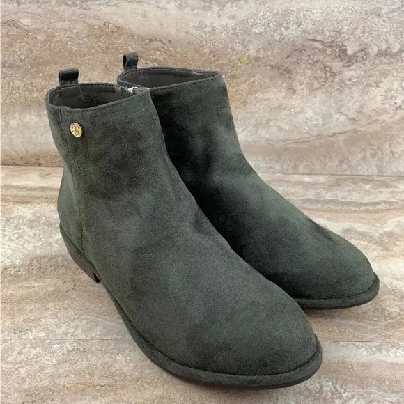 Stuart Weitzman Girls Olive Color Lowland Low Fashion Booties