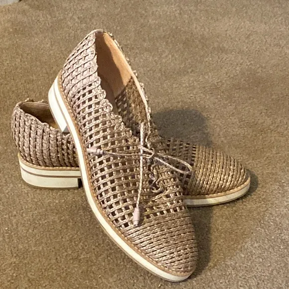 Stuart Weitzman Jazzygirl Twine Oxford Shoes - Size 9
