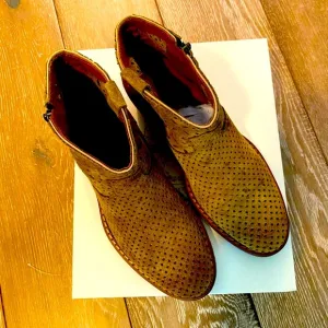 Sundance Catarina Megan perforated Boots