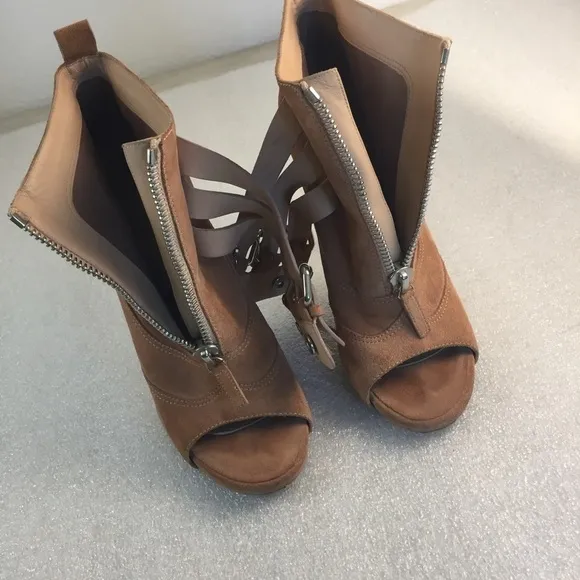 Tabitha Simmons Eva Suede Peep-Toe Ankle Boots – Tan, EU 38