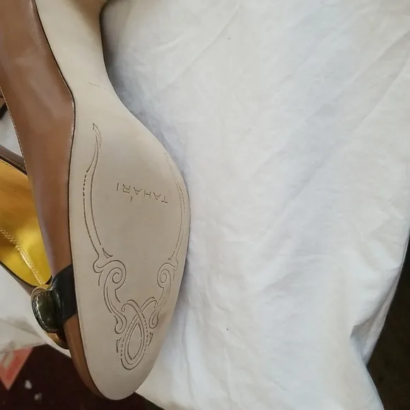 Tahari shoes 8 1/2, mocha color with black detail on the toe #1031