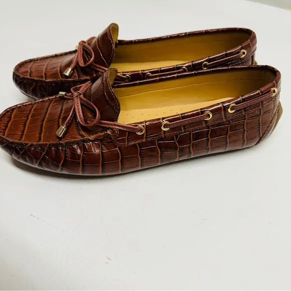 Talbots chestnut brown Taylor croc embossed shoes size 9