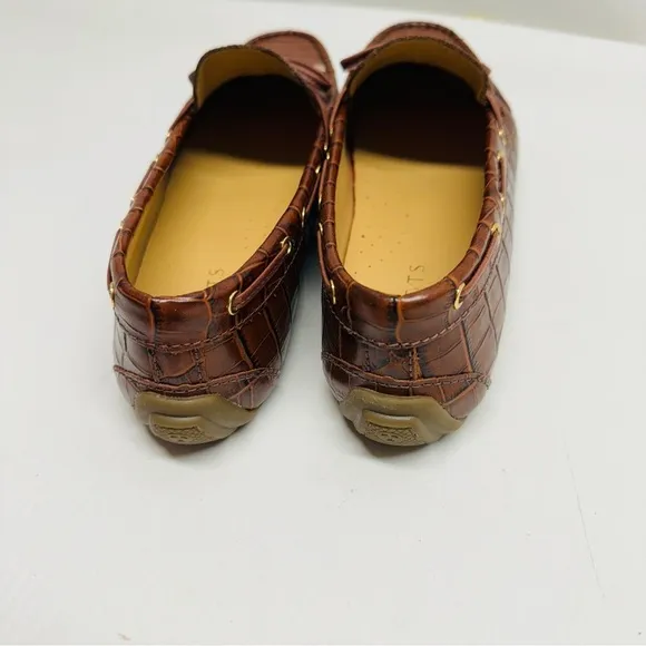 Talbots chestnut brown Taylor croc embossed shoes size 9