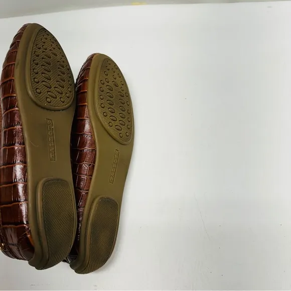 Talbots chestnut brown Taylor croc embossed shoes size 9