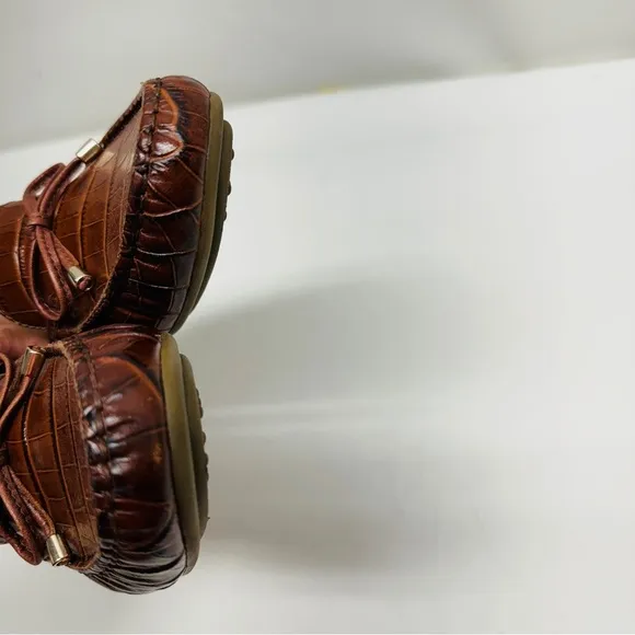 Talbots chestnut brown Taylor croc embossed shoes size 9