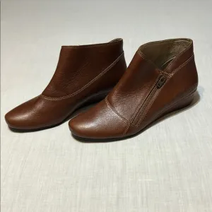 TAOS Brown Leather Ankle Boots