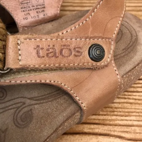 Taos trulie ladies Leather strappy comfort sandals size 10