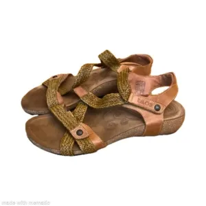 Taos trulie ladies Leather strappy comfort sandals size 10
