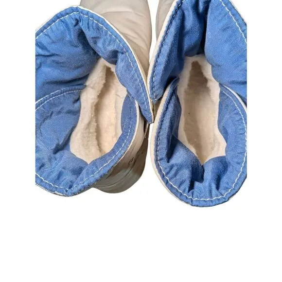 Tecnica Moon Boots size 5.5 in good condition.