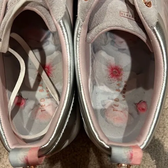 Ted Baker Fushar sneakers size 10 like new condition floral print and suede
