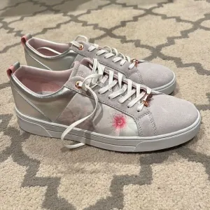Ted Baker Fushar sneakers size 10 like new condition floral print and suede
