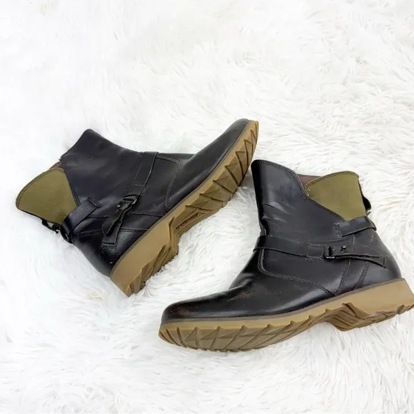 Teva De La Vina Wool and Leather Blend Waterproof Boots