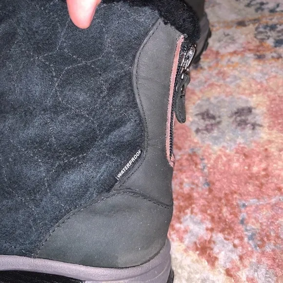 The North Face Black Suede Waterproof Zip Up Shearling Lined Boots 7 Traction