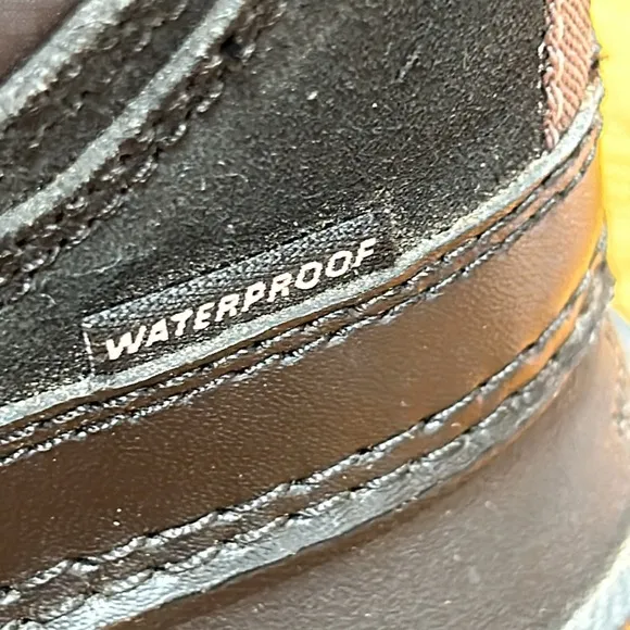 The North Face Thermoball Waterproof girls winter boots.  Black. Size 2.