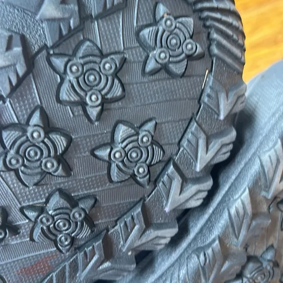 The North Face Thermoball Waterproof girls winter boots.  Black. Size 2.