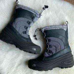 THE NORTH FACE WATERPROOF LACE BOOTS SIZE 6