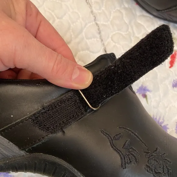 Therafit Black Austin Leather Slip-On Clog Shoes WM Size 8.5 - 9 Velcro Strap