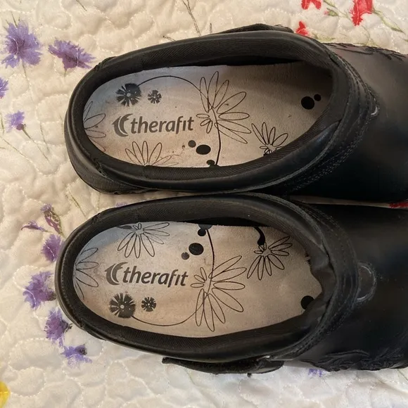 Therafit Black Austin Leather Slip-On Clog Shoes WM Size 8.5 - 9 Velcro Strap