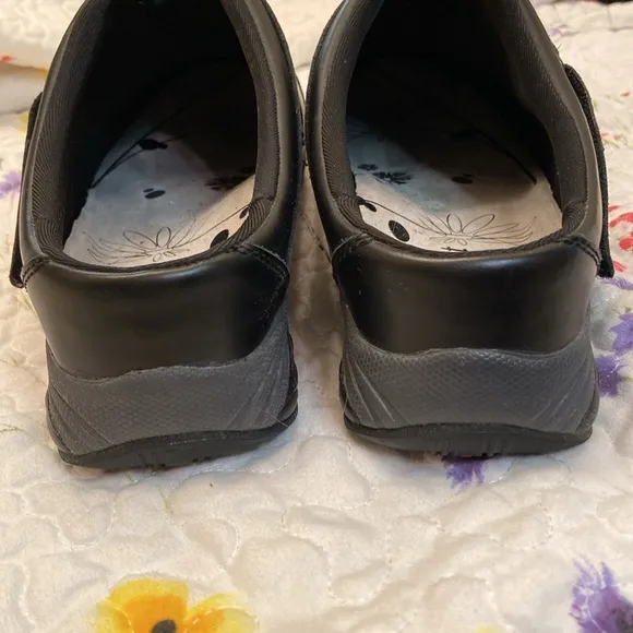 Therafit Black Austin Leather Slip-On Clog Shoes WM Size 8.5 - 9 Velcro Strap