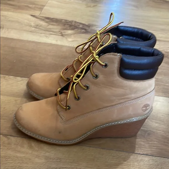 Timberland Tan Wedge Shoes with Nubuck Finish size 7