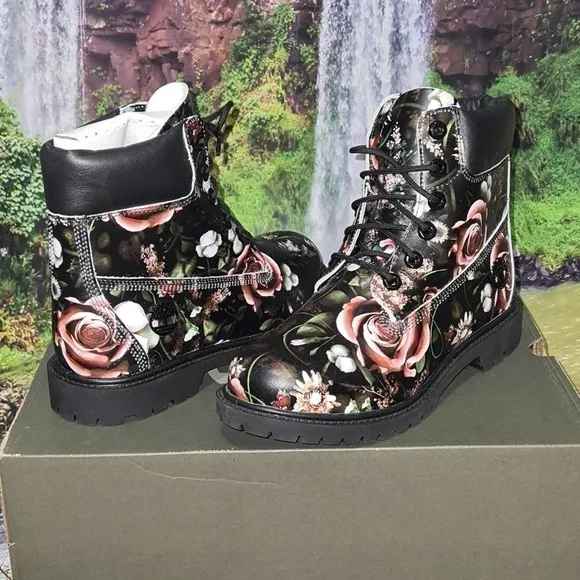Timberland Waterproof Boots‎ Floral NWB 9.5