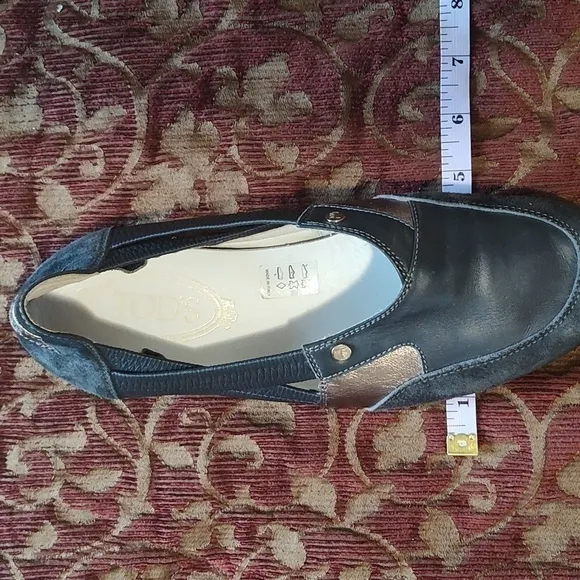 Tod's Italian sneakers NWOT (measures 10 inch long)navy silver grey/ sue…