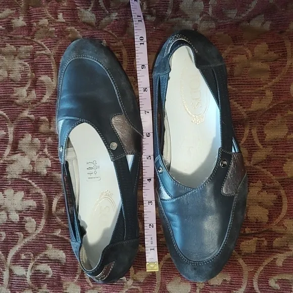 Tod's Italian sneakers NWOT (measures 10 inch long)navy silver grey/ sue…