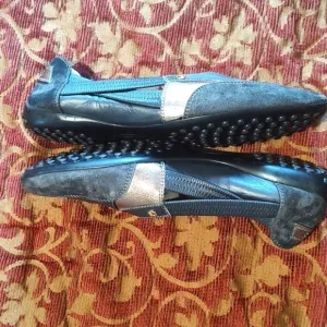 Tod's Italian sneakers NWOT (measures 10 inch long)navy silver grey/ sue…