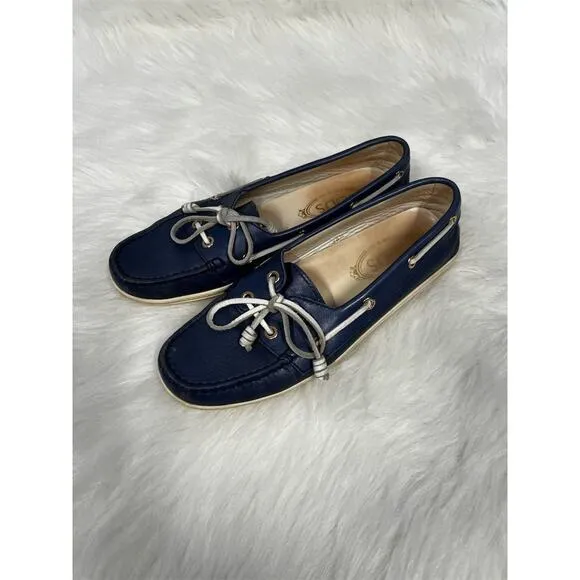 Tod's Women's Navy Blue Leather Boat Shoes Size 8.5 Casual Lace-Up flats loafer