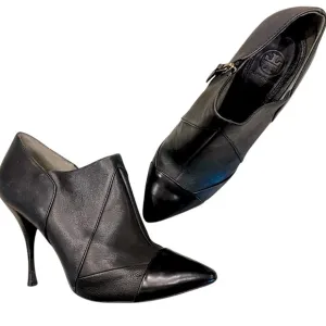 TORY BURCH leather stiletto booties. 🖤🖤