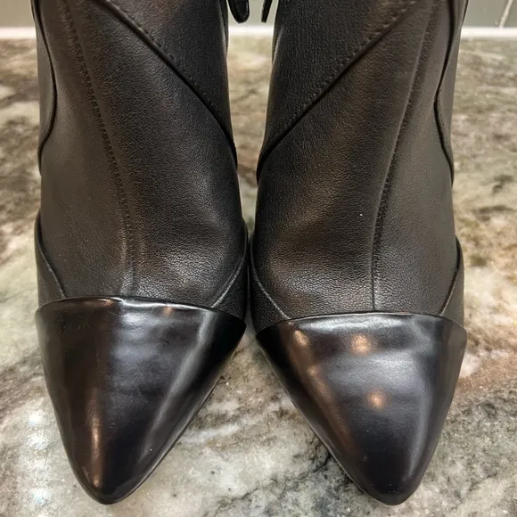 TORY BURCH leather stiletto booties. 🖤🖤