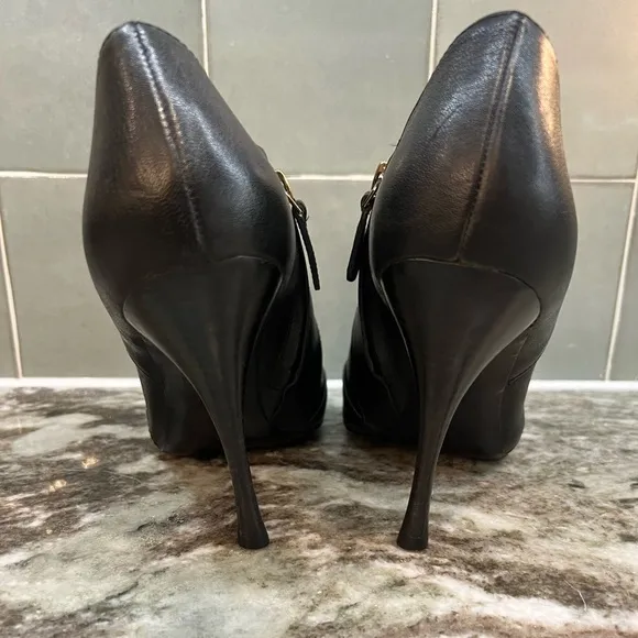 TORY BURCH leather stiletto booties. 🖤🖤