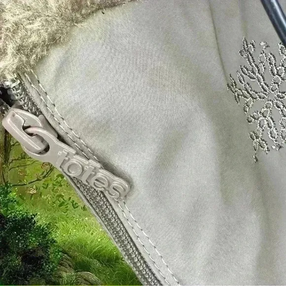 Totes Snowflake Waterproof Winter Boots