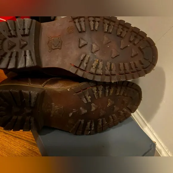 Trask boots for men leather and fur inside size 8M