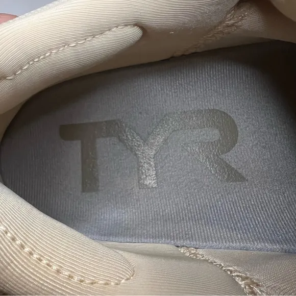TYR Men's Size 11 Techknit RNR-1 Tab Cream Colored Trainer