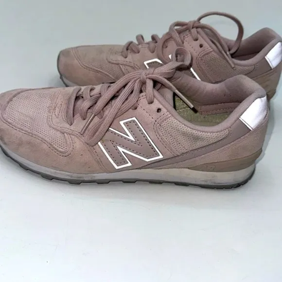 UEC New balance pink suede sneakers no box size 7.5